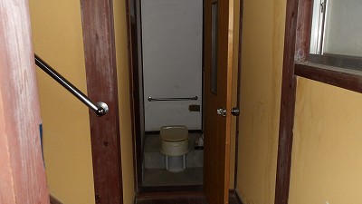 納屋トイレ2